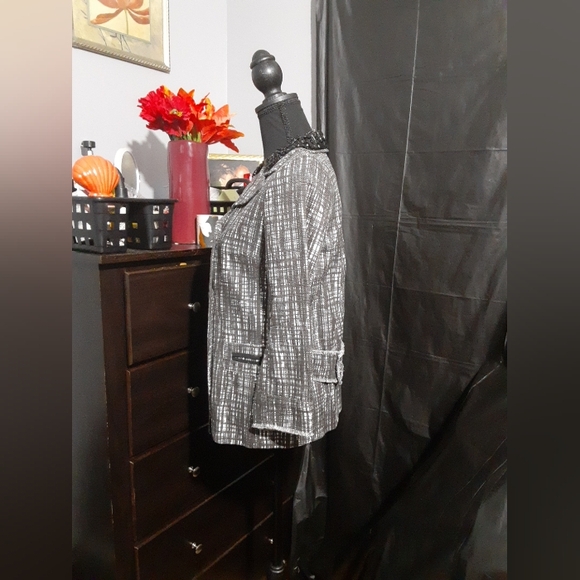 - J Crew Beaded Collar Blazer Women's Size 0 - Picture 6 of 12